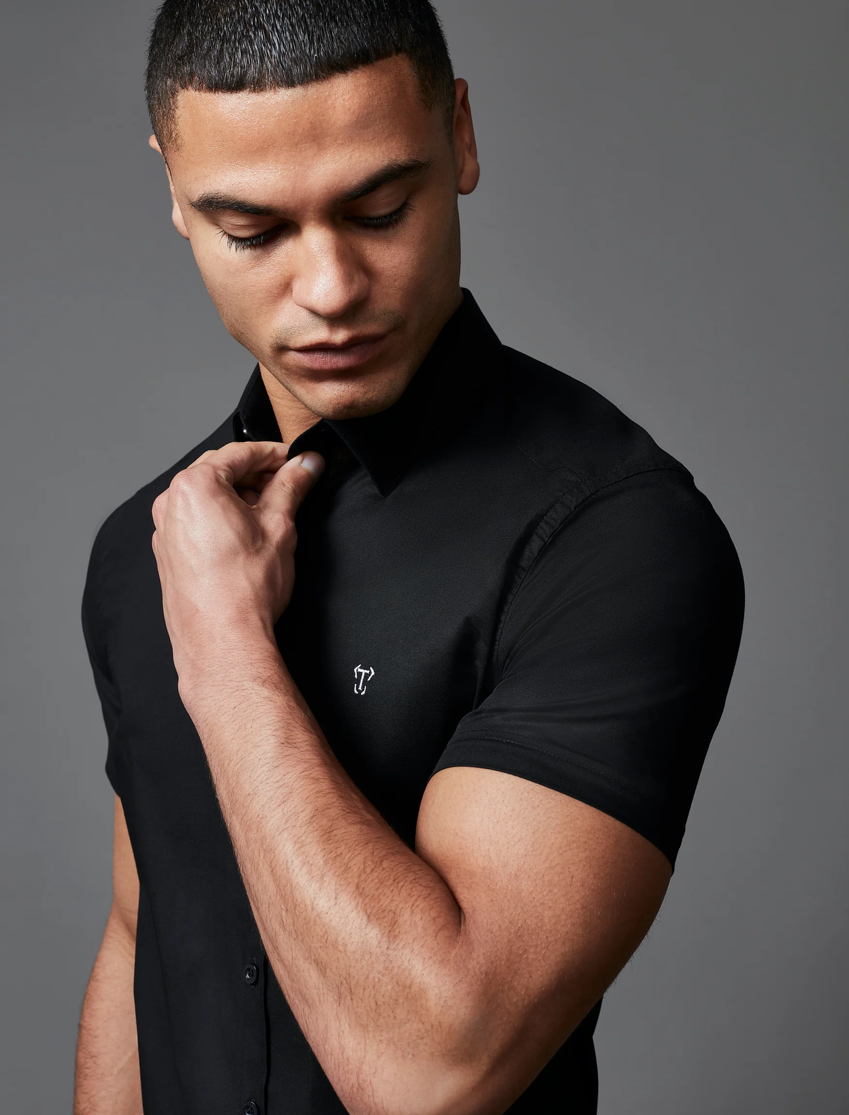 Black Short Sleeve Tapered Fit Shirt - Image 5